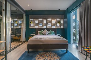 Hotel B Plus L