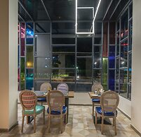 Hotel B Plus L