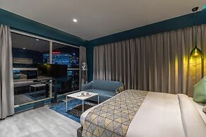 Hotel B Plus L