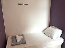 Snooze Inn Dickson Road - Hostel