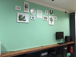 Snooze Inn Dickson Road - Hostel