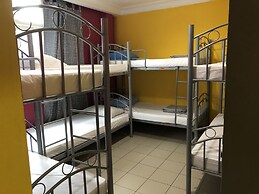 Snooze Inn Dickson Road - Hostel