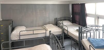 Snooze Inn Dickson Road - Hostel