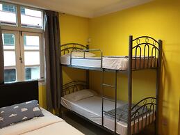 Snooze Inn Dickson Road - Hostel