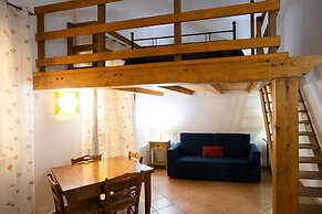 Hola Cathedral House