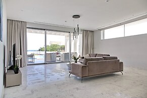 Pearl Beachfront Villa