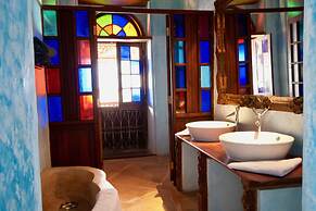 Emerson Spice Hotel
