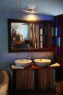 Emerson Spice Hotel