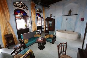 Emerson Spice Hotel