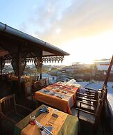 Emerson Spice Hotel