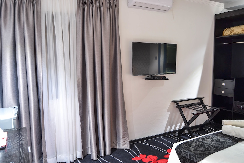 City Square Lodge