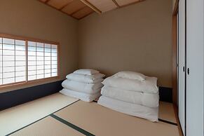Hinaya Higashiyama