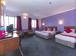 Super OYO 473 Comfort Hotel 2
