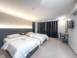 Super OYO 473 Comfort Hotel 2