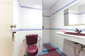 Super OYO 473 Comfort Hotel 2