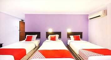 Super OYO 473 Comfort Hotel 2