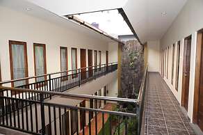 Aloha Hotel