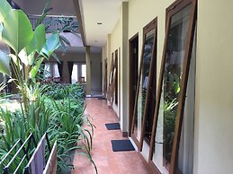 Aloha Hotel