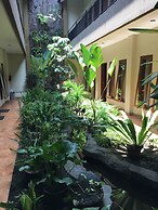 Aloha Hotel
