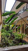 Aloha Hotel