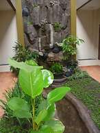 Aloha Hotel