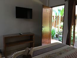 Aloha Hotel