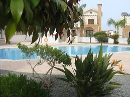 Jolie Villa