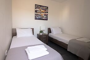 Poseidon Apartment By Michalis