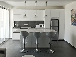 Poseidon Apartment By Michalis