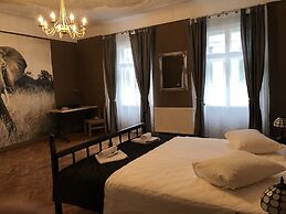 Poet Pastior Residence