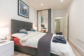 Deluxe Heathrow Apartments & Parking