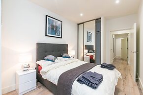 Deluxe Heathrow Apartments & Parking