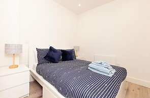 Deluxe Heathrow Apartments & Parking