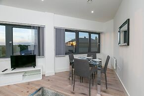Deluxe Heathrow Apartments & Parking