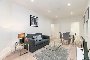 Deluxe Heathrow Apartments & Parking