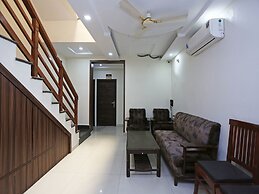 OYO 8590 Hotel Sea