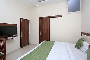 OYO 8590 Hotel Sea