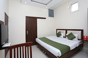 OYO 8590 Hotel Sea