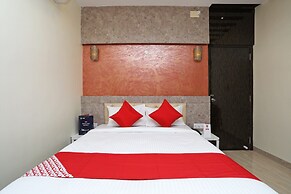 OYO 15617 Abi's Inn