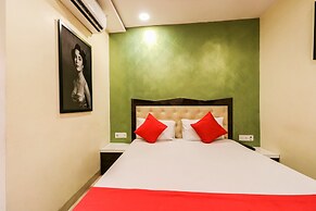 OYO 15617 Abi's Inn