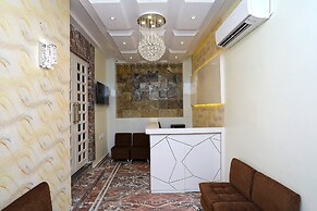 OYO 15617 Abi's Inn