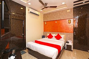OYO 15617 Abi's Inn