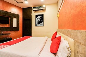 OYO 15617 Abi's Inn