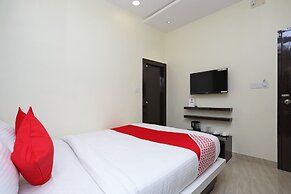 OYO 15617 Abi's Inn
