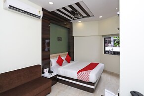 OYO 15617 Abi's Inn