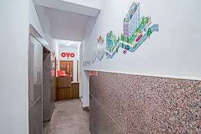 OYO 15695 Varcity Comforts