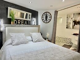 Residence Adam & Eve