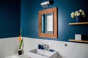 Virtue by Stylish Stays