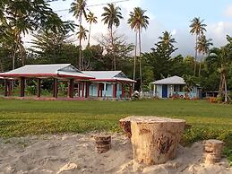 Vaiula Beach Fales