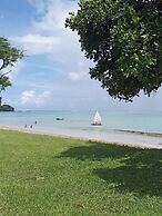 Vaiula Beach Fales